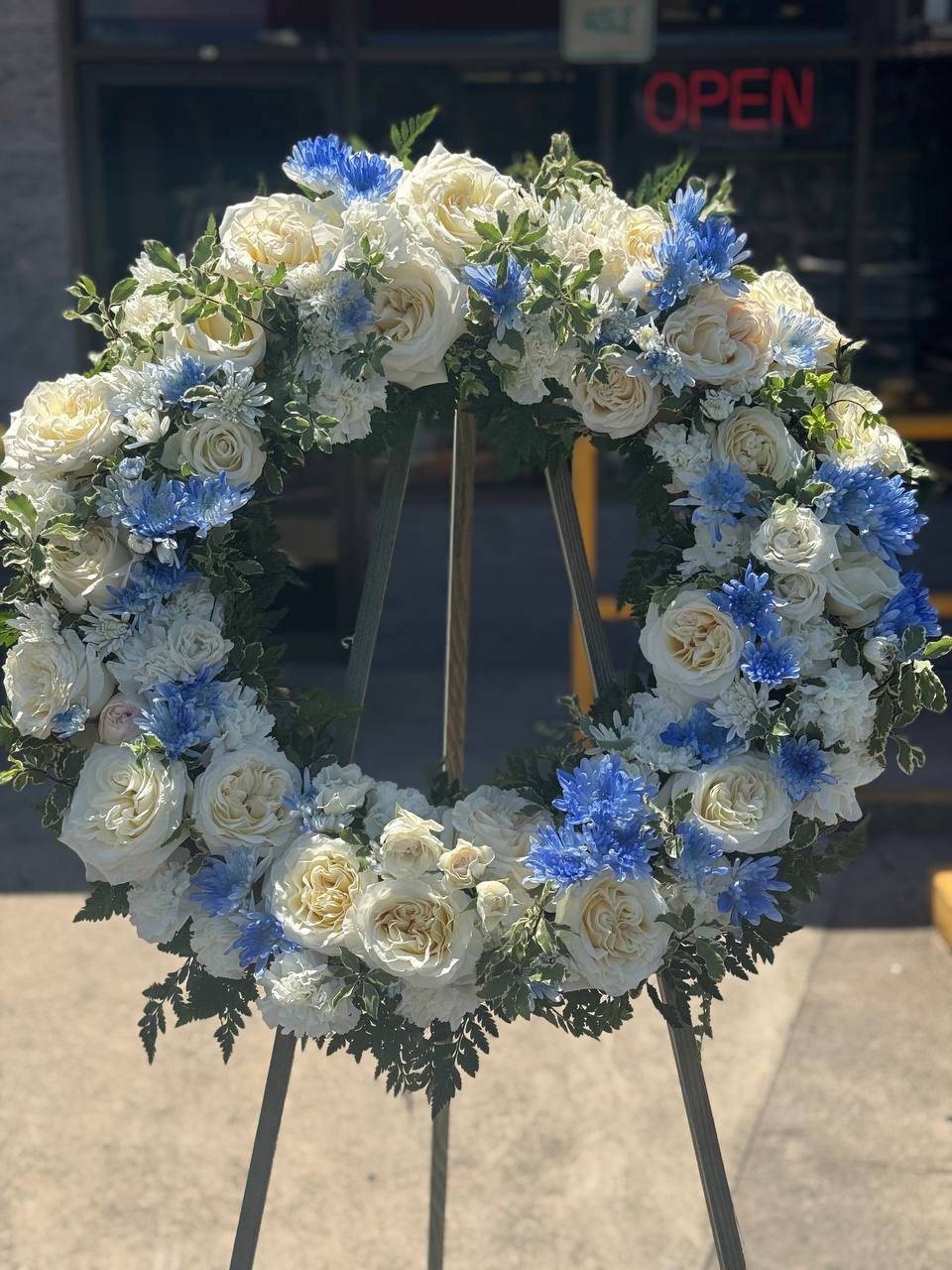 Circle Spray - Tranquil Reflections fresh seasonal flowers same-day delivery Honolulu