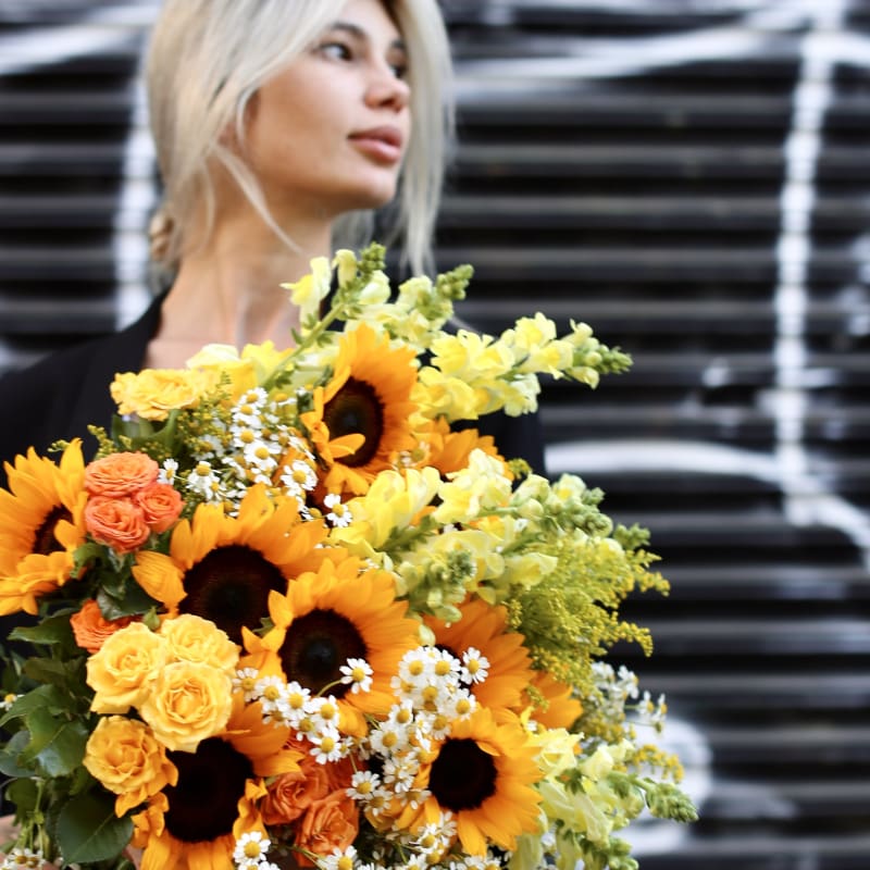 Luxury sunflowers gift delivery Oakland San Francisco
