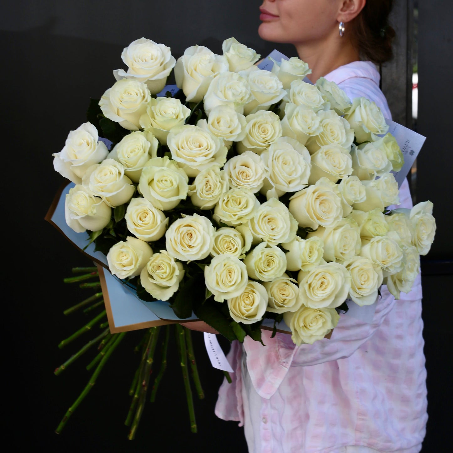 Luxury roses gift delivery Oakland San Francisco