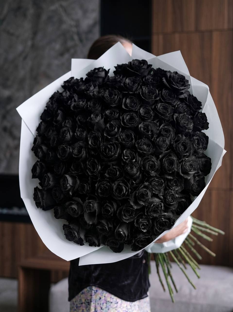 100 black roses bouquet - luxury flower delivery Los Angeles - Pink Clover