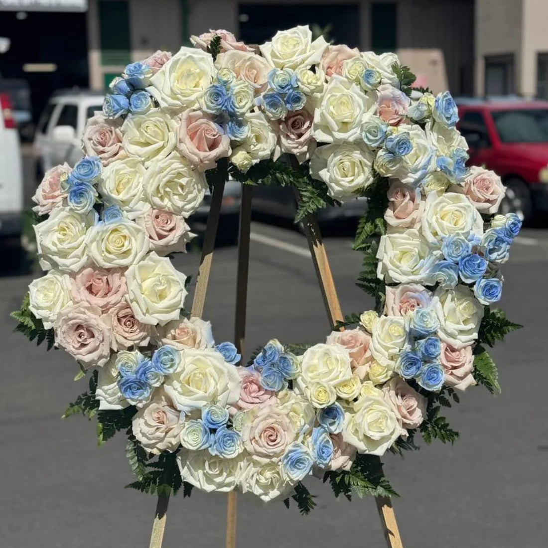 Circle Spray - Pure Grace fresh seasonal flowers same-day delivery Honolulu