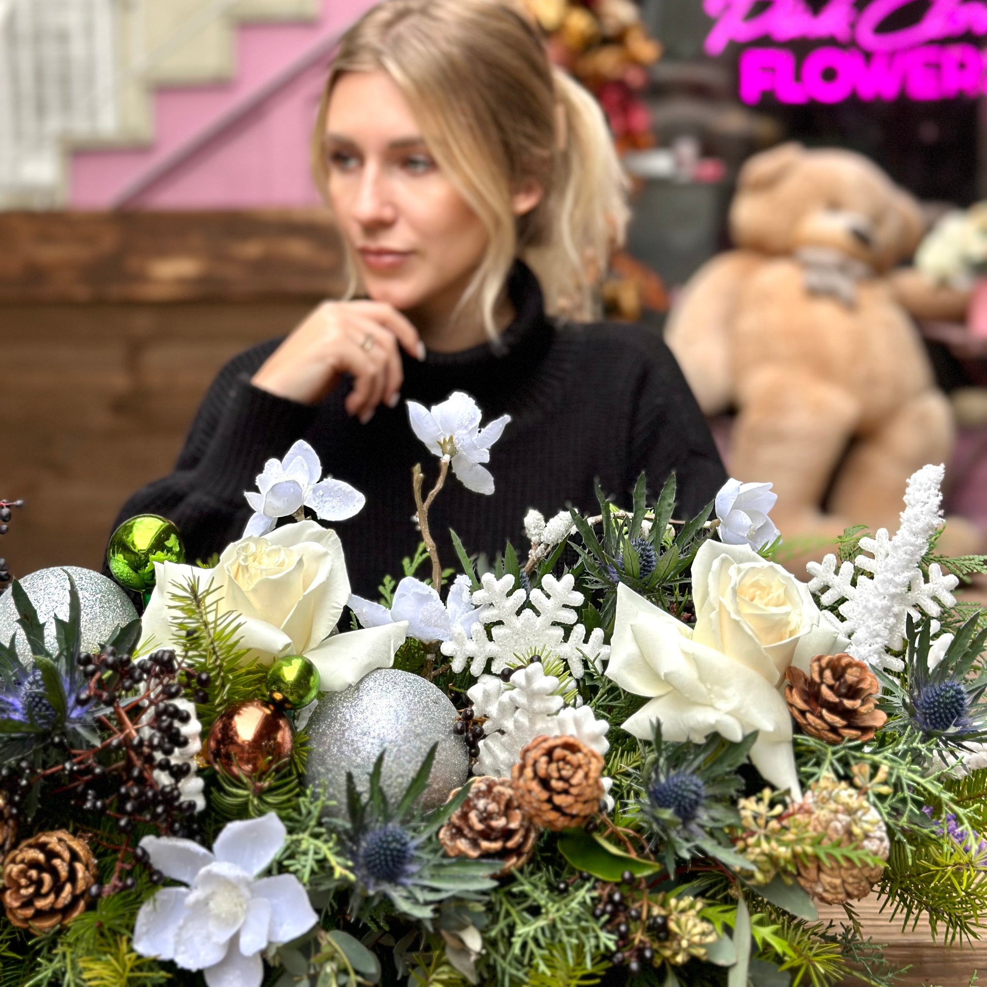 Luxury roses bouquet gift delivery Santa Monica Los Angeles