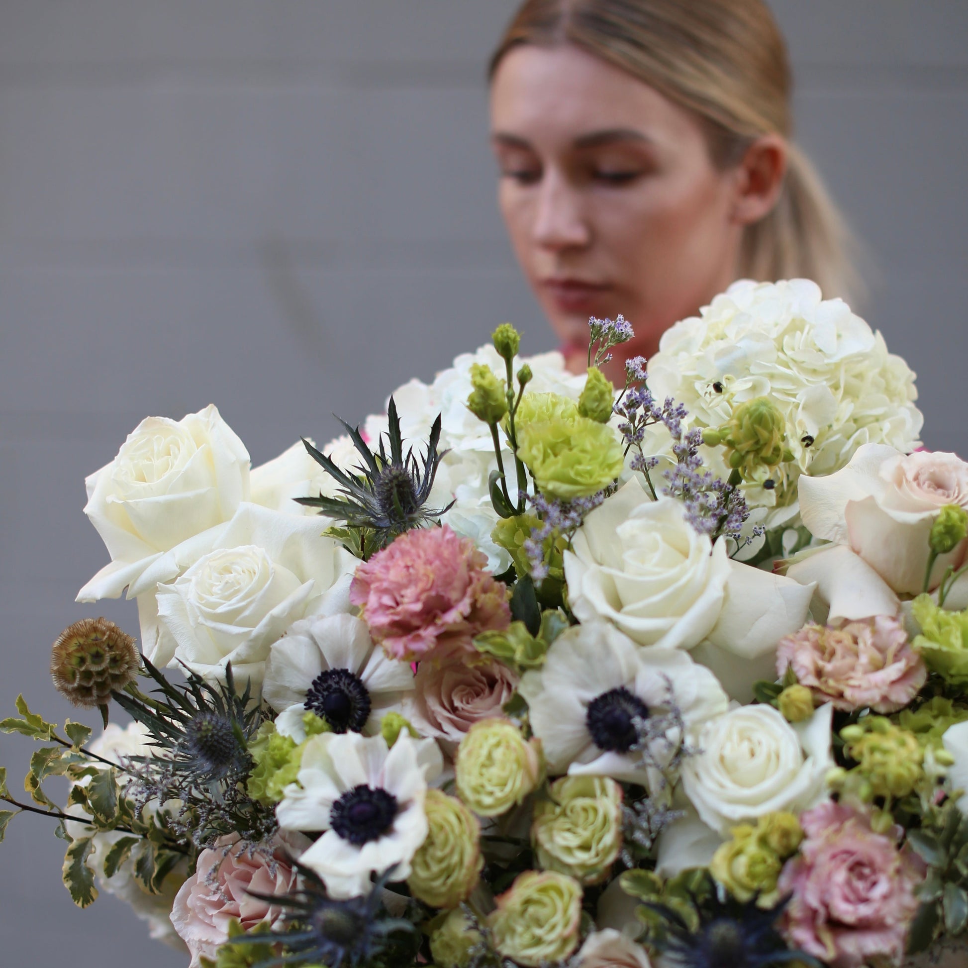 Luxury roses gift delivery Oakland San Francisco