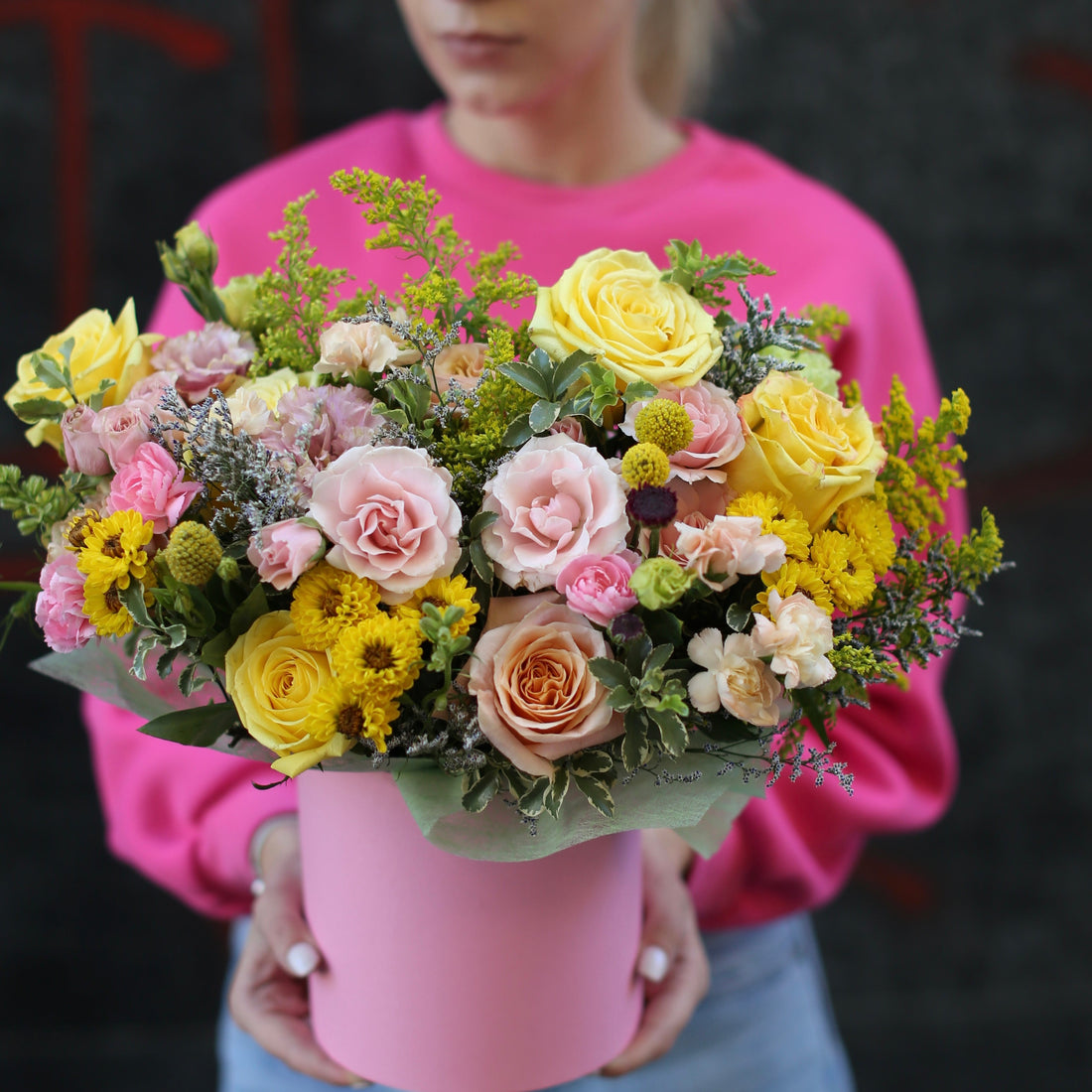 Marta roses carnations same-day delivery Honolulu