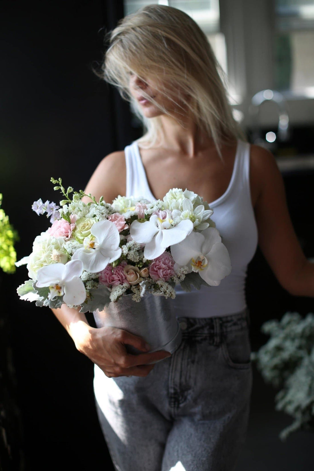 Christa roses chrysanthemums same-day delivery Honolulu