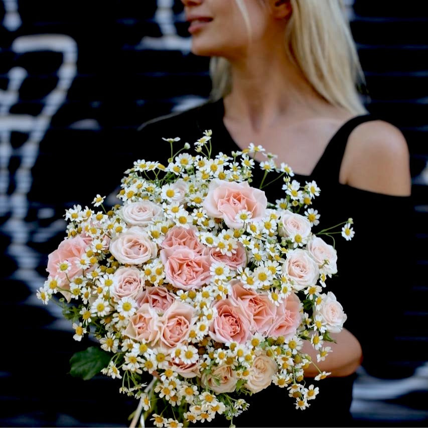 Andrea garden roses chamomile same-day delivery Honolulu