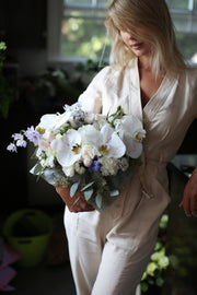 Lucie roses carnations same-day delivery Honolulu