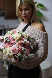 Pretty in Pink roses carnations same-day delivery Honolulu