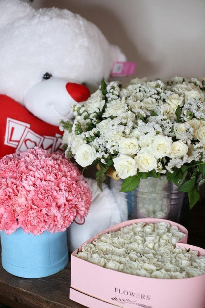 Box with roses photo 15 - red and pink rose Pink Clover Los Angeles