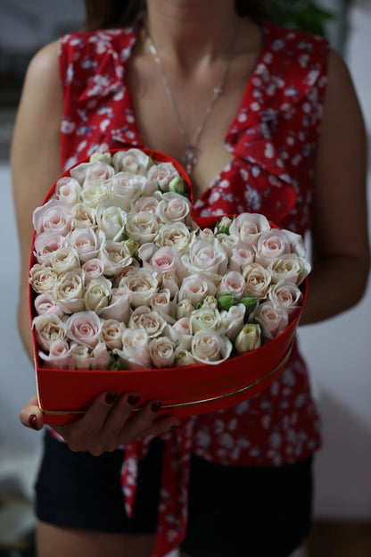 Box with roses photo 17 - red and pink rose Pink Clover Los Angeles