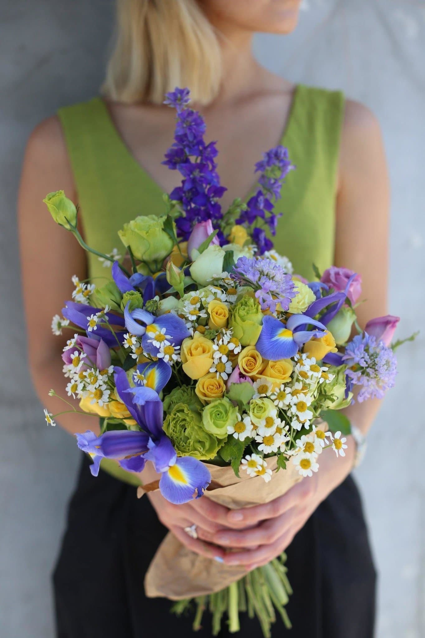 Elsie close-up detail - yellow bouquet from Pink Clover LA
