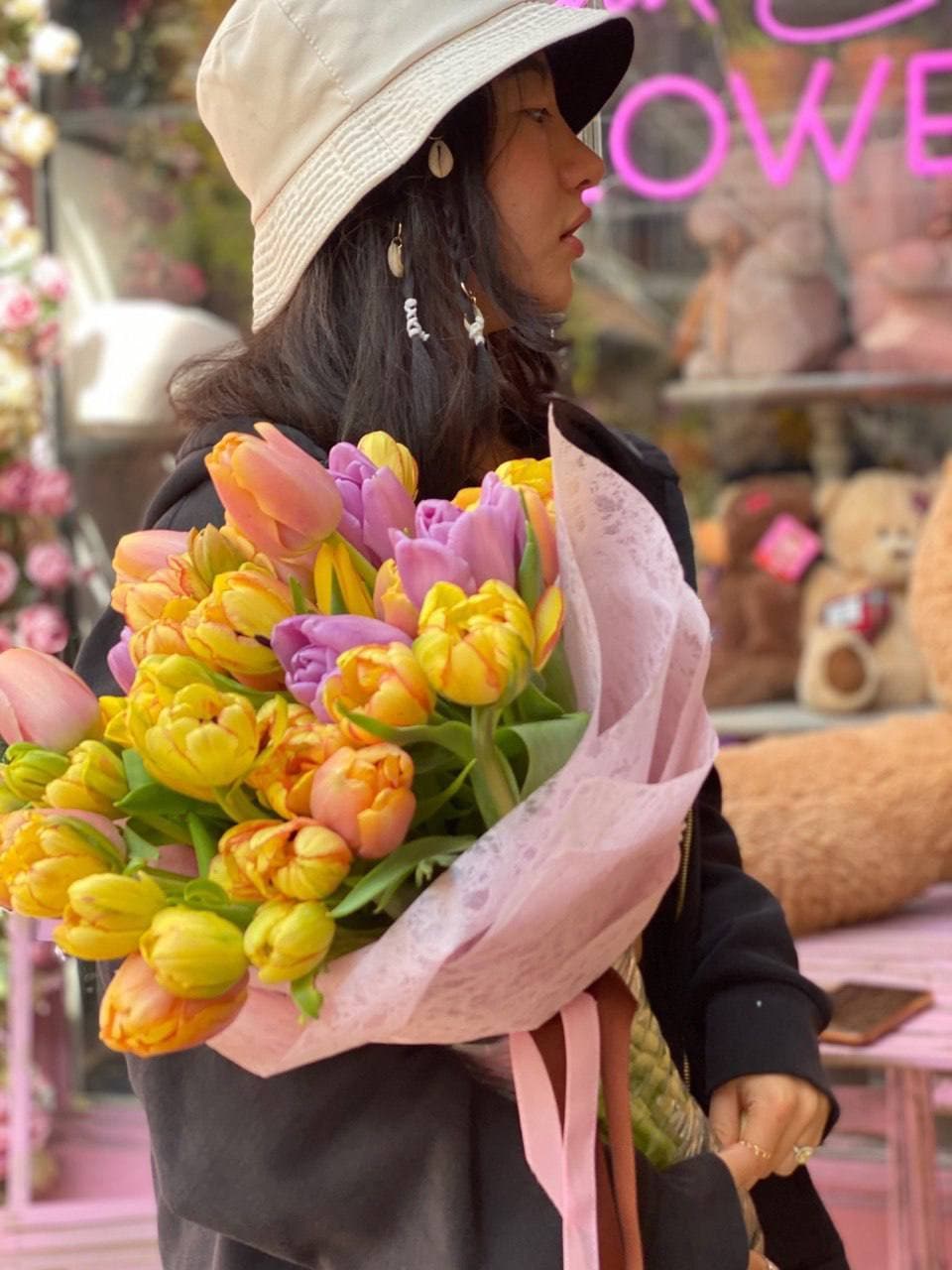 Hazel photo 6 - pink bouquet Pink Clover Los Angeles