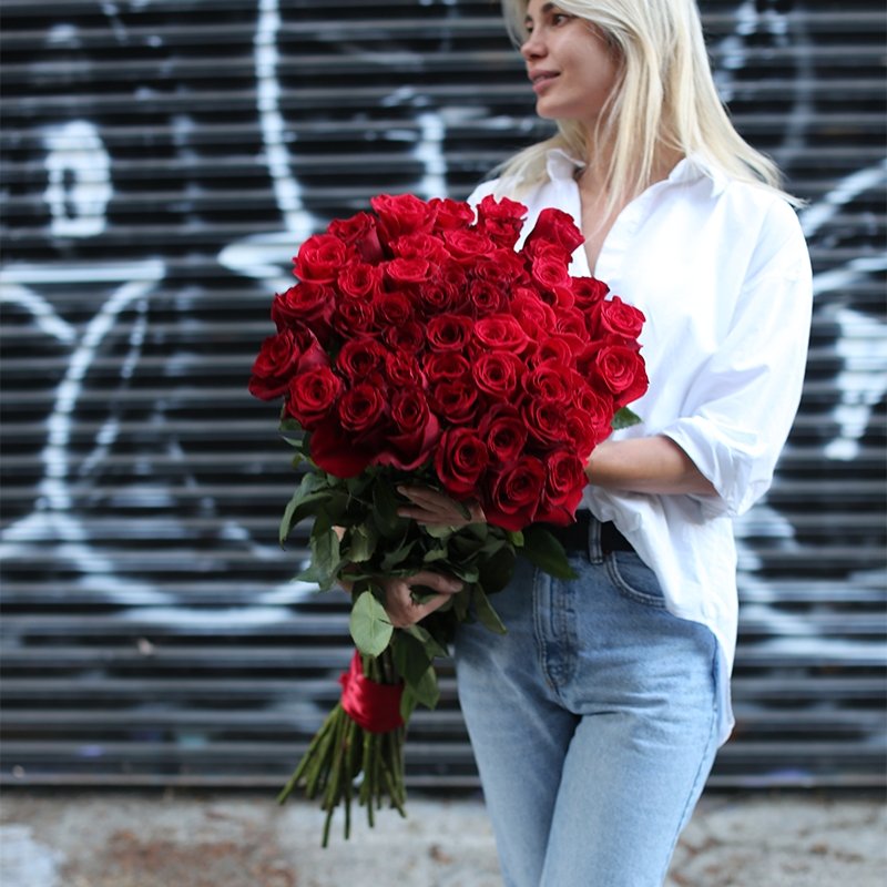 Long-stem Roses side angle - red rose delivered in LA